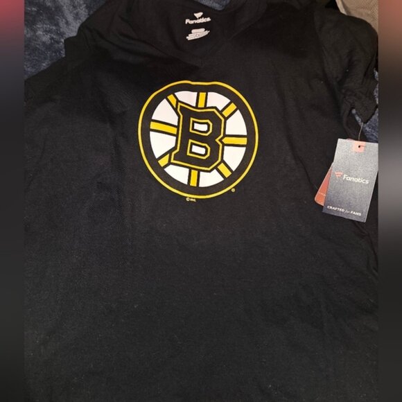 Fanatics Black Tee with Yellow Logo - Picture 1 of 1
